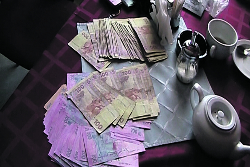 Алкоголики продали дочь в проститутки за 15 000 гривен